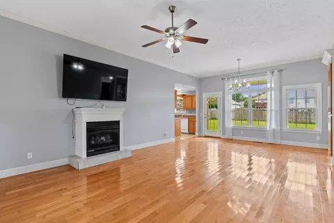 Living - 716 Shelley St, Willard, MO 65781 photo 1 of 6