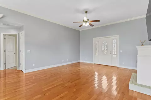 Living - 716 Shelley St, Willard, MO 65781 photo 3 of 6