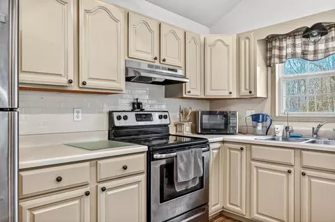 Kitchen - 6038 State Highway A, Marshfield, MO 65706 photo 3 of 4
