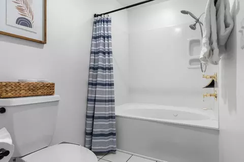 Bath - 77 Anglers Pointe #4, Branson, MO 65616 photo 1 of 3