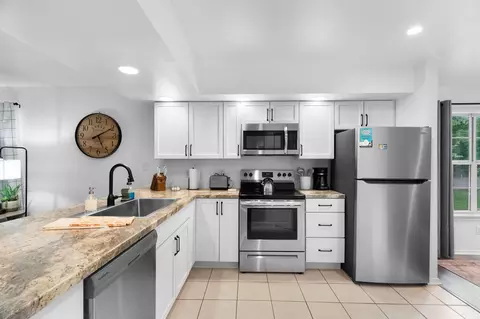 Kitchen - 77 Anglers Pointe #4, Branson, MO 65616 photo 1 of 4