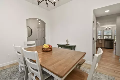 Dining - 285 Steury Rd, Springfield, MO 65809 photo 3 of 4