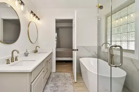 Bath - 285 Steury Rd, Springfield, MO 65809 photo 1 of 5