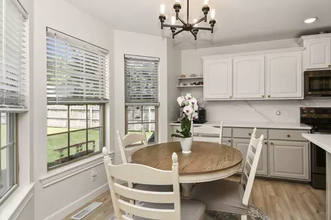 Kitchen - 285 Steury Rd, Springfield, MO 65809 photo 1 of 8