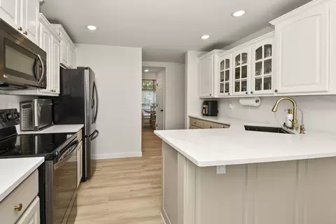 Kitchen - 285 Steury Rd, Springfield, MO 65809 photo 5 of 8