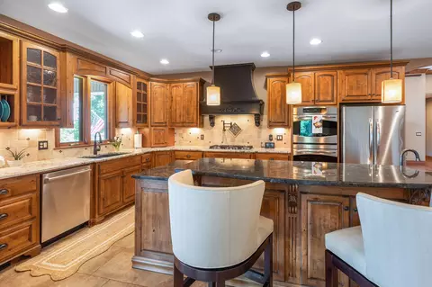 Kitchen - 114 Lake Expressway Trl, Branson West, MO 65737 photo 3 of 7