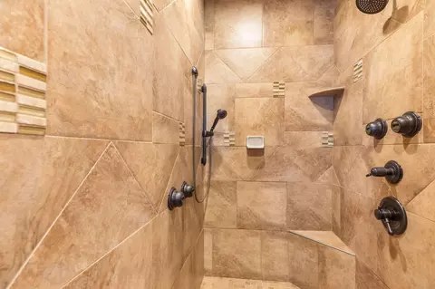 Bath - 114 Lake Expressway Trl, Branson West, MO 65737 photo 1 of 5