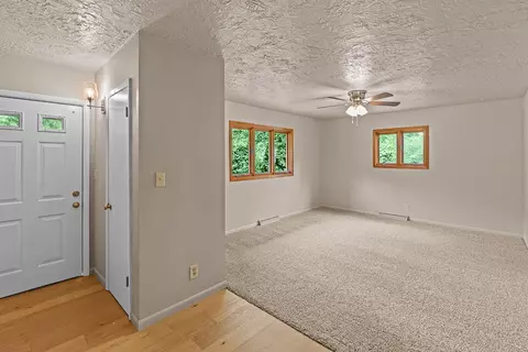 Living - 1538 E Lindberg St, Springfield, MO 65804 photo 1 of 4