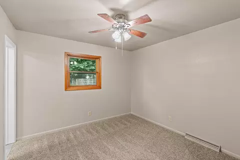 Bedroom - 1538 E Lindberg St, Springfield, MO 65804 photo 4 of 6