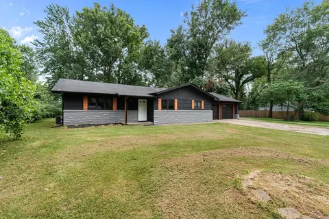 Exterior - 1538 E Lindberg St, Springfield, MO 65804 photo 3 of 8