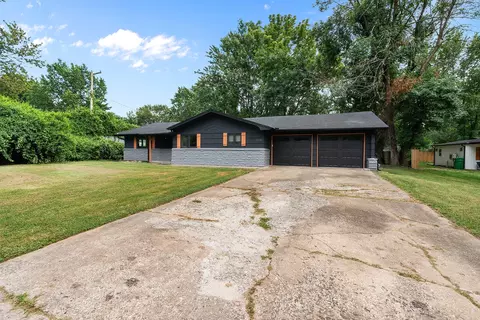 Exterior - 1538 E Lindberg St, Springfield, MO 65804 photo 2 of 8