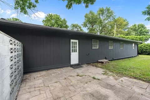 Exterior - 1538 E Lindberg St, Springfield, MO 65804 photo 4 of 8
