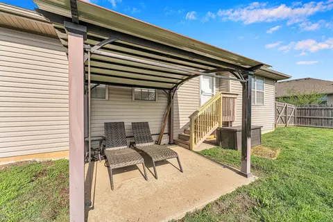 Exterior - 1054 S Tanner Dr, Springfield, MO 65802 photo 3 of 7