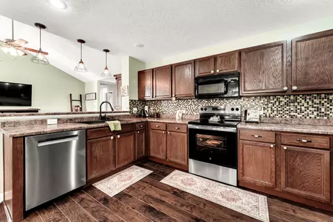Kitchen - 1054 S Tanner Dr, Springfield, MO 65802 photo 1 of 3