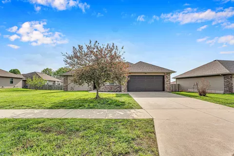 Exterior - 1054 S Tanner Dr, Springfield, MO 65802 photo 1 of 7