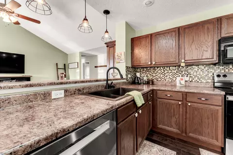 Kitchen - 1054 S Tanner Dr, Springfield, MO 65802 photo 3 of 3