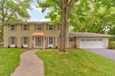 Exterior - 2435 E Michelle Pl, Springfield, MO 65804 photo 3 of 18