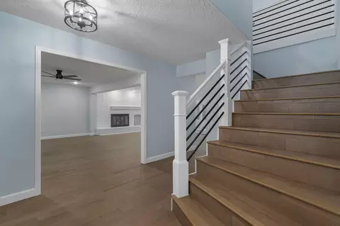 Entry Way - 2435 E Michelle Pl, Springfield, MO 65804 photo 3 of 5