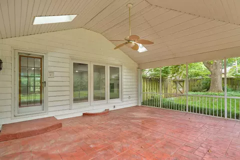 Exterior - 2435 E Michelle Pl, Springfield, MO 65804 photo 6 of 18
