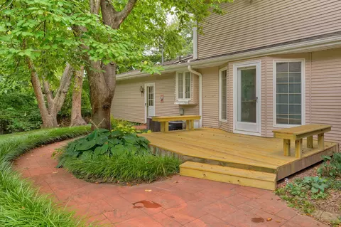 Exterior - 2435 E Michelle Pl, Springfield, MO 65804 photo 11 of 18