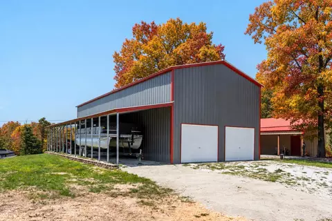 101 Teepee Ln, Kimberling City, MO 65686