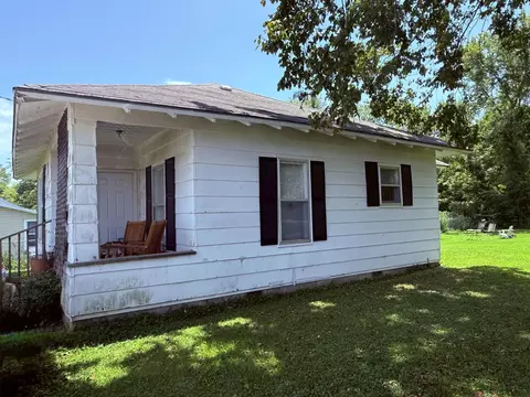 426 E Front St, Mountain Grove, MO 65711 photo 2