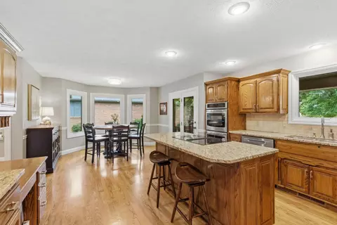 Kitchen - 3955 Eastmoor St, Springfield, MO 65809 photo 2 of 3