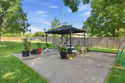Exterior - 3955 Eastmoor St, Springfield, MO 65809 photo 7 of 11