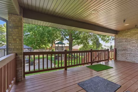 Exterior - 3955 Eastmoor St, Springfield, MO 65809 photo 5 of 11