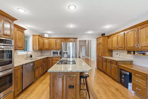 Kitchen - 3955 Eastmoor St, Springfield, MO 65809 photo 3 of 3