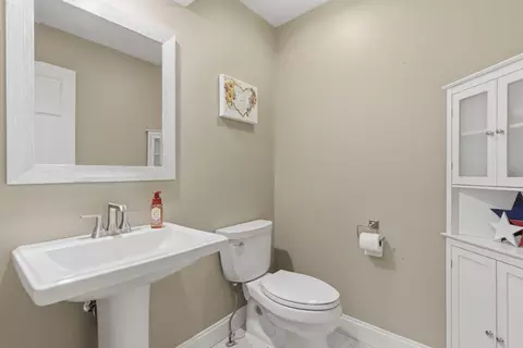 Bath - 3955 Eastmoor St, Springfield, MO 65809 photo 1 of 6
