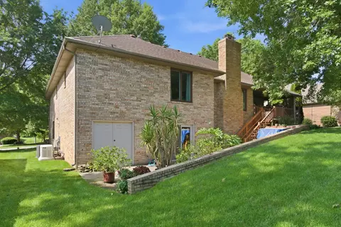 Exterior - 3955 Eastmoor St, Springfield, MO 65809 photo 9 of 11