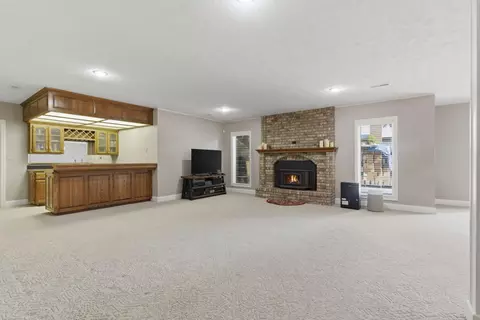 Living - 3955 Eastmoor St, Springfield, MO 65809 photo 4 of 5