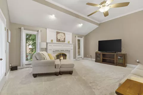 Living - 3955 Eastmoor St, Springfield, MO 65809 photo 3 of 5