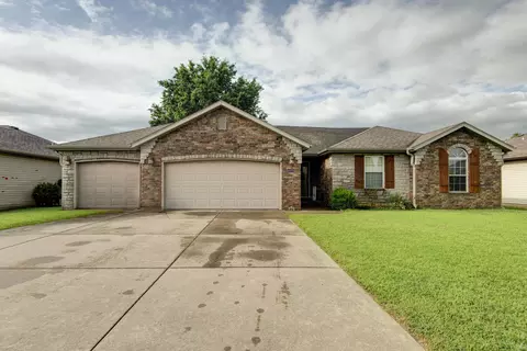 Exterior - 4776 W Stanford St, Springfield, MO 65802 photo 2 of 10
