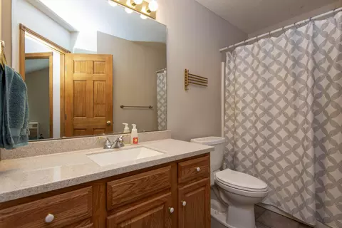 Bath - 4776 W Stanford St, Springfield, MO 65802 photo 3 of 3