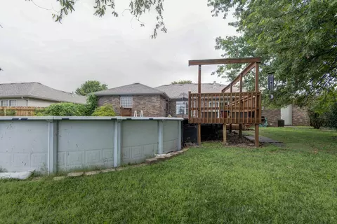 Exterior - 4776 W Stanford St, Springfield, MO 65802 photo 8 of 10