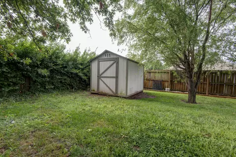 Exterior - 4776 W Stanford St, Springfield, MO 65802 photo 9 of 10