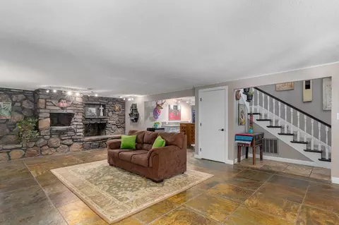 Living - 2506 E Melbourne Rd, Springfield, MO 65804 photo 8 of 10