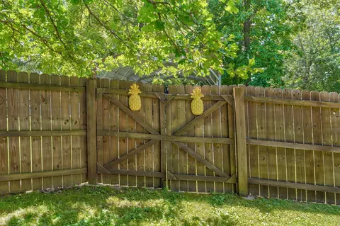 Exterior - 2506 E Melbourne Rd, Springfield, MO 65804 photo 15 of 20