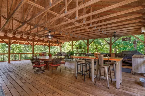 Exterior - 2506 E Melbourne Rd, Springfield, MO 65804 photo 7 of 20