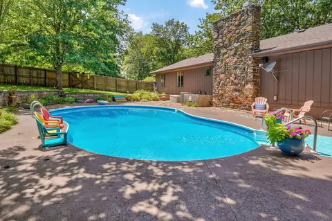 Exterior - 2506 E Melbourne Rd, Springfield, MO 65804 photo 11 of 20