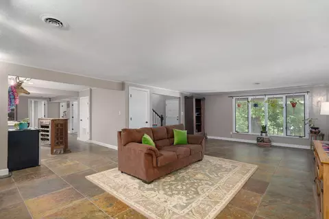 Living - 2506 E Melbourne Rd, Springfield, MO 65804 photo 9 of 10
