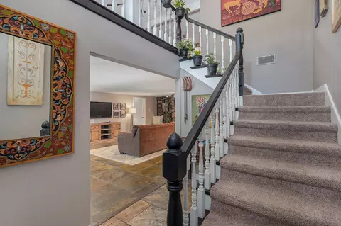 Entry Way - 2506 E Melbourne Rd, Springfield, MO 65804 photo 3 of 4