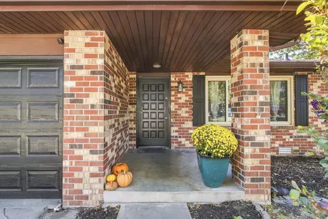 Exterior - 6946 W Lone Oak St, Springfield, MO 65803 photo 2 of 11