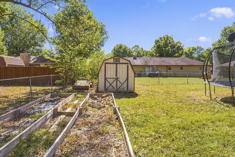 Exterior - 6946 W Lone Oak St, Springfield, MO 65803 photo 11 of 11