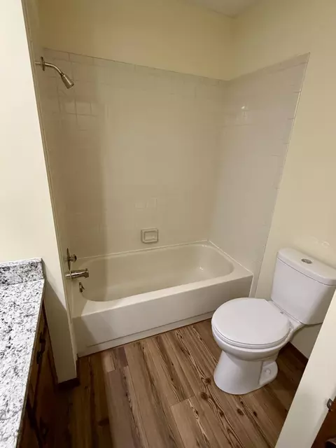 Bath - 1141 E Cambridge St, Springfield, MO 65807 photo 2 of 5