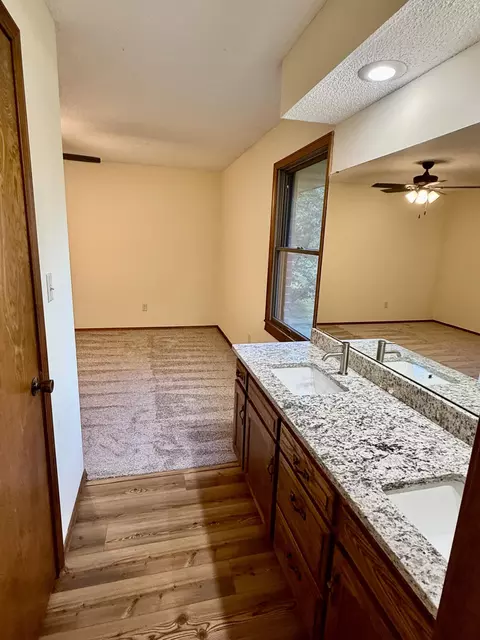 Bath - 1141 E Cambridge St, Springfield, MO 65807 photo 5 of 5