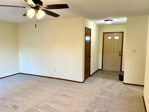 Living - 1141 E Cambridge St, Springfield, MO 65807 photo 5 of 5