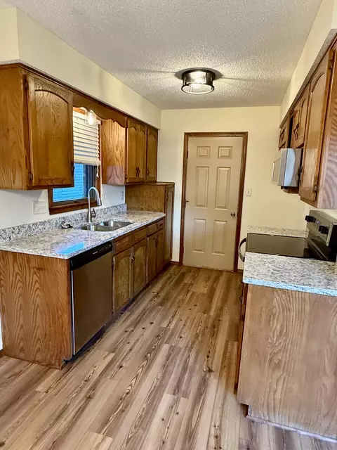 Kitchen - 1141 E Cambridge St, Springfield, MO 65807 photo 3 of 6